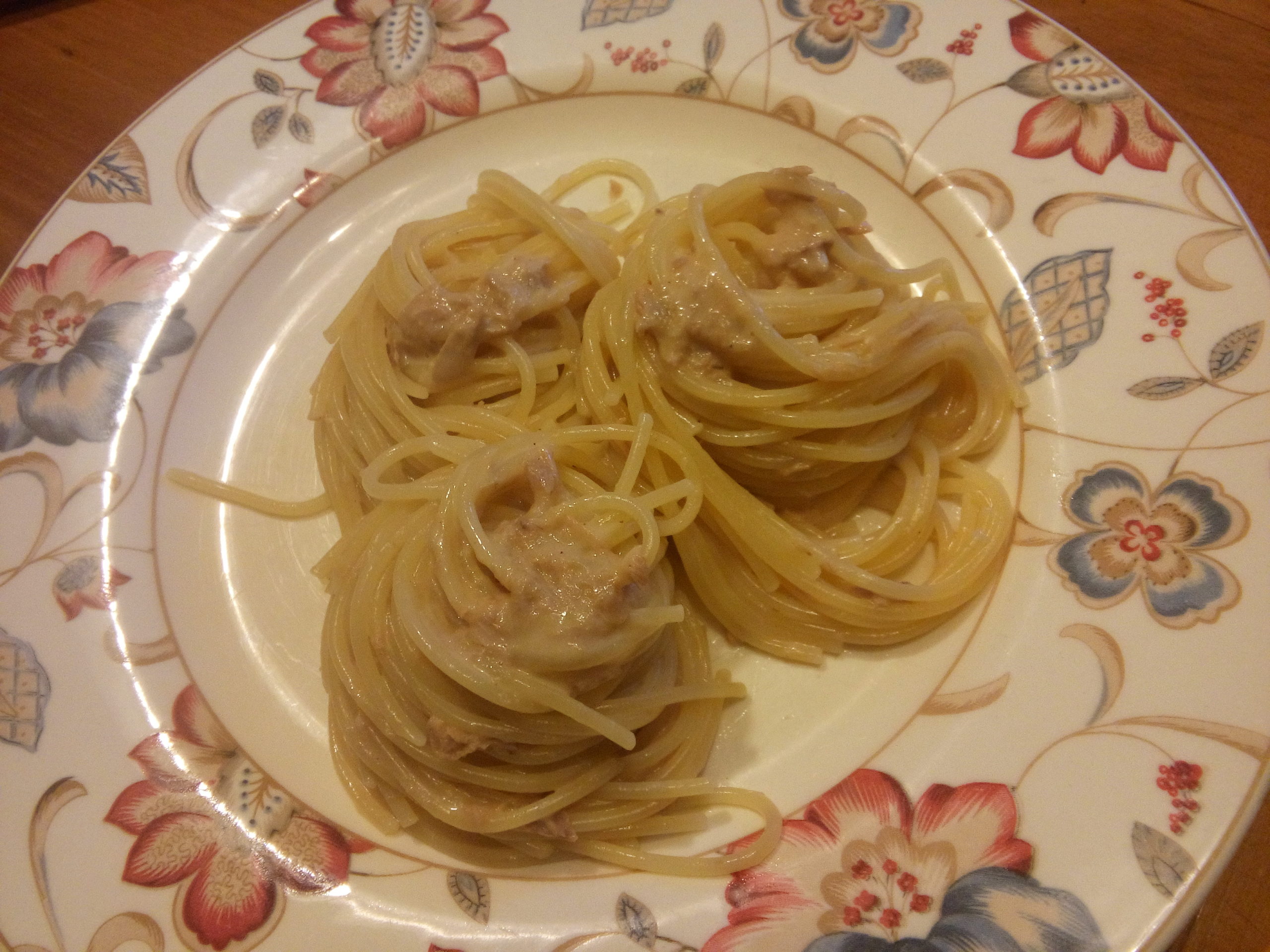 spaghetti cremosi al tonno