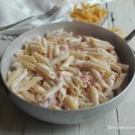 Rosette di pasta fresca con prosciutto cotto e formaggio