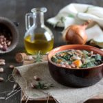 Zuppa di fagioli cannellini e patate ricetta cremosa