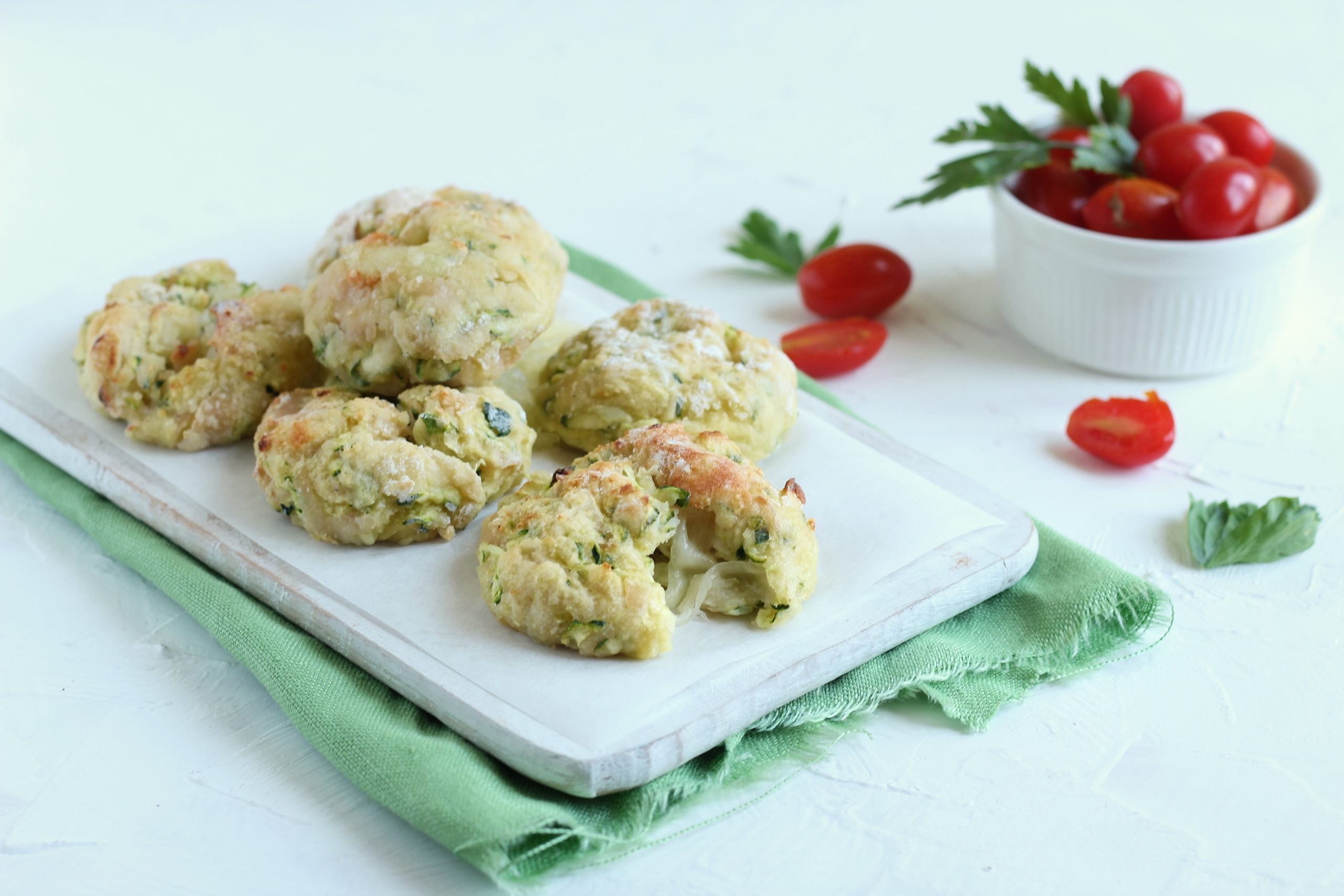 Polpette di zucchine con cuore filante