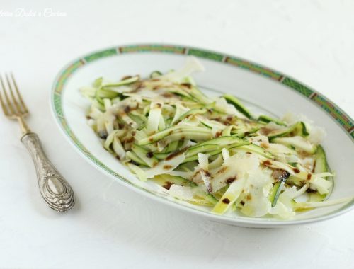 Insalata di zucchine con parmigiano e aceto balsamico