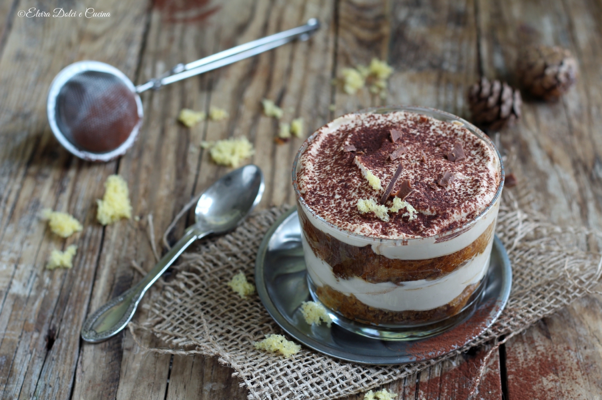 Mousse al caffè con pandoro