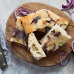 Biscotti salati con olive