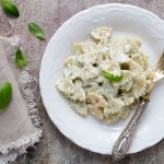 Torta salata di albumi con zucchine e pecorino