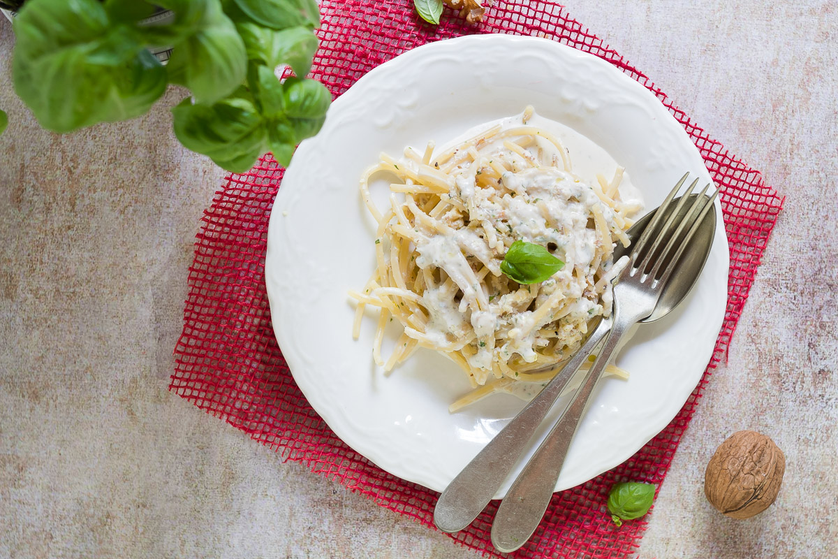 Vermicelli con pesto di ricotta basilico e noci