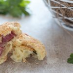 Focaccine formaggio e rosmarino in padella