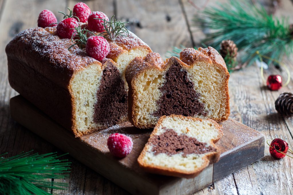 Procedimento per realizzare il plumcake natalizio con alberello sorpresa