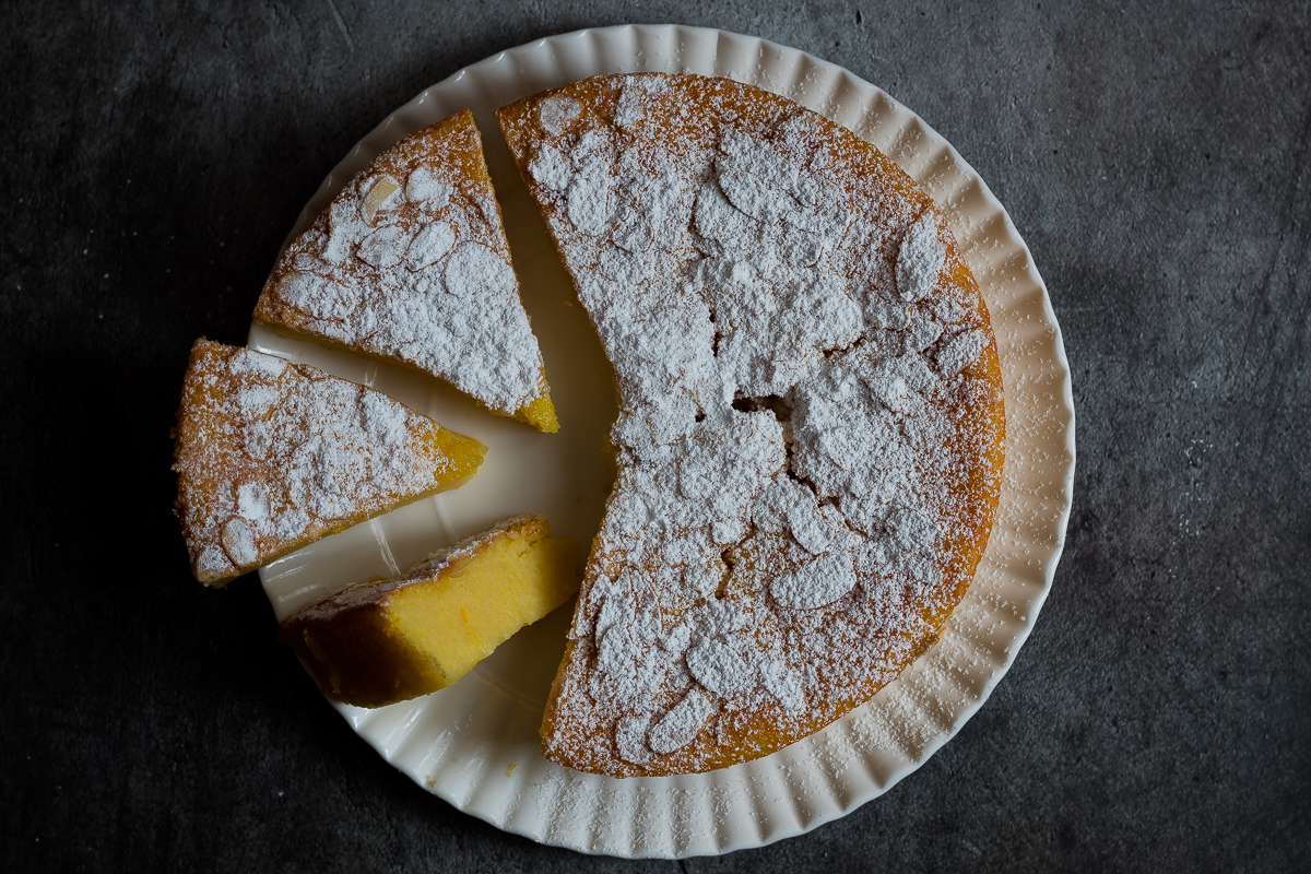 Torta di cous cous all'arancia