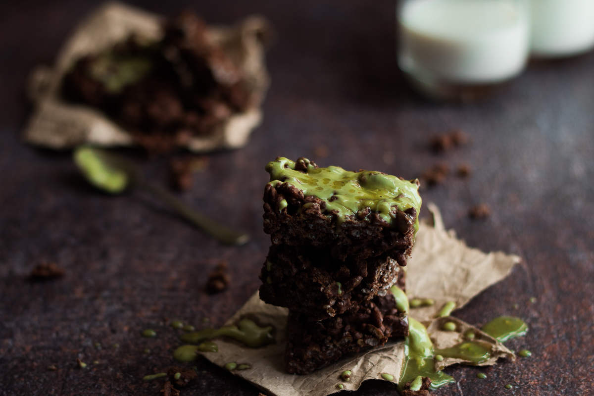 quadrotti di riso soffiato cioccolato e pistacchio