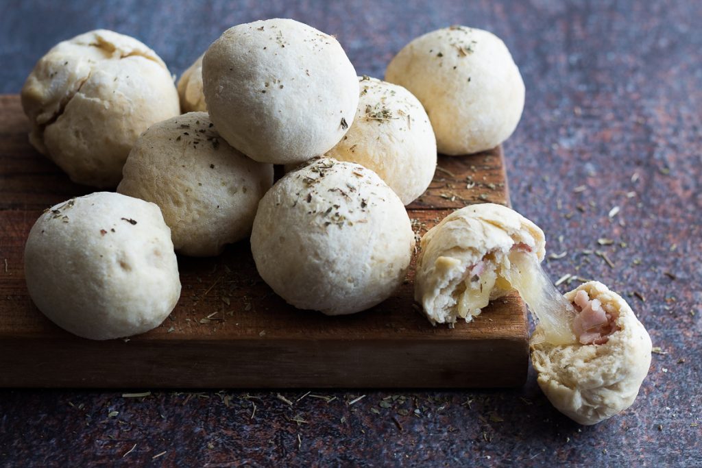 Bomboloni salati senza lievitazione cotti in forno