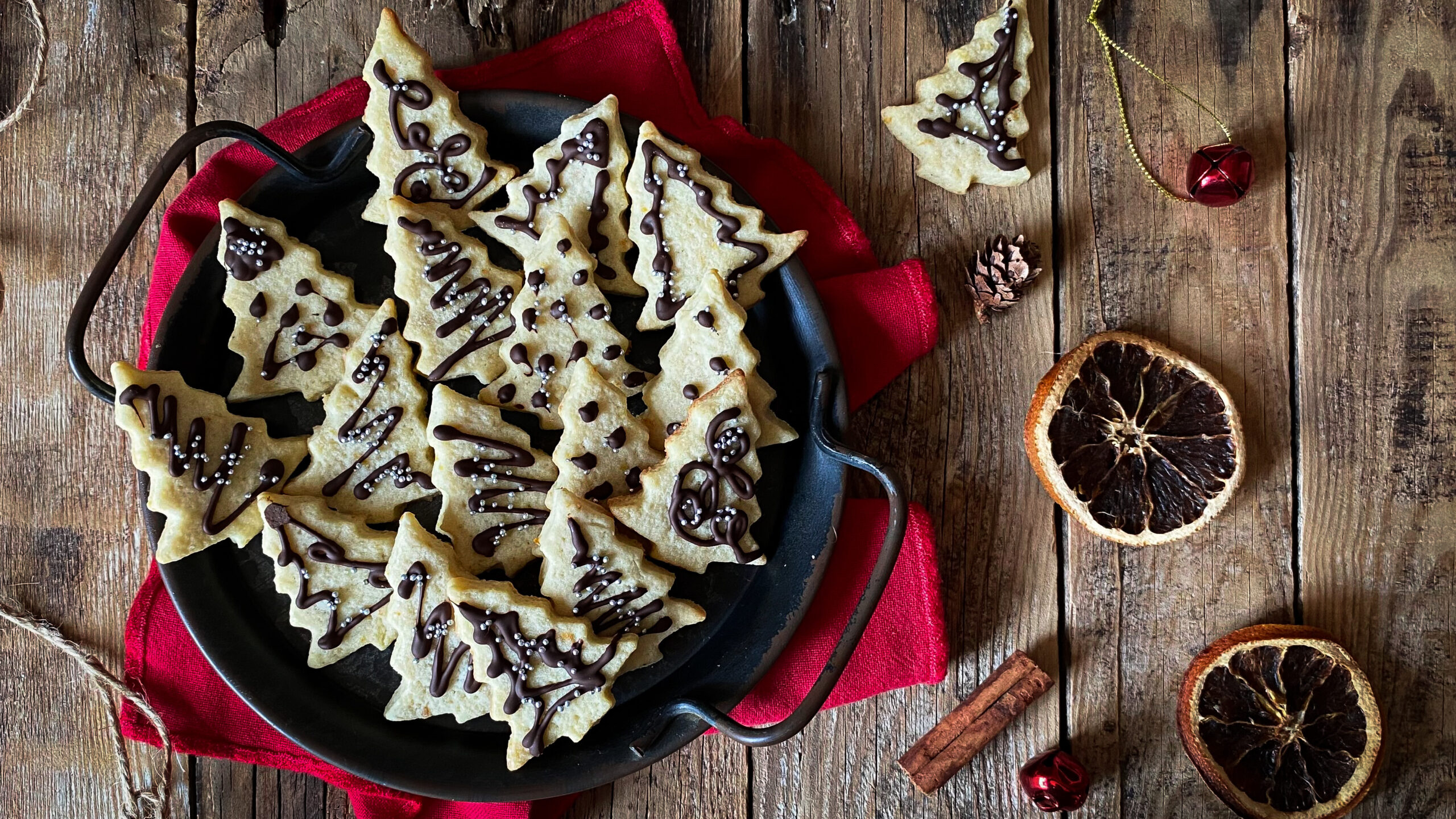 biscotti natalizi con frolla all'arancia