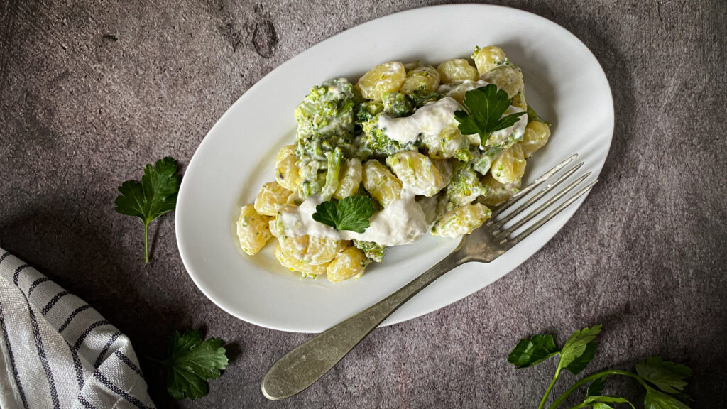 gnocchi con broccoli e stracciatella