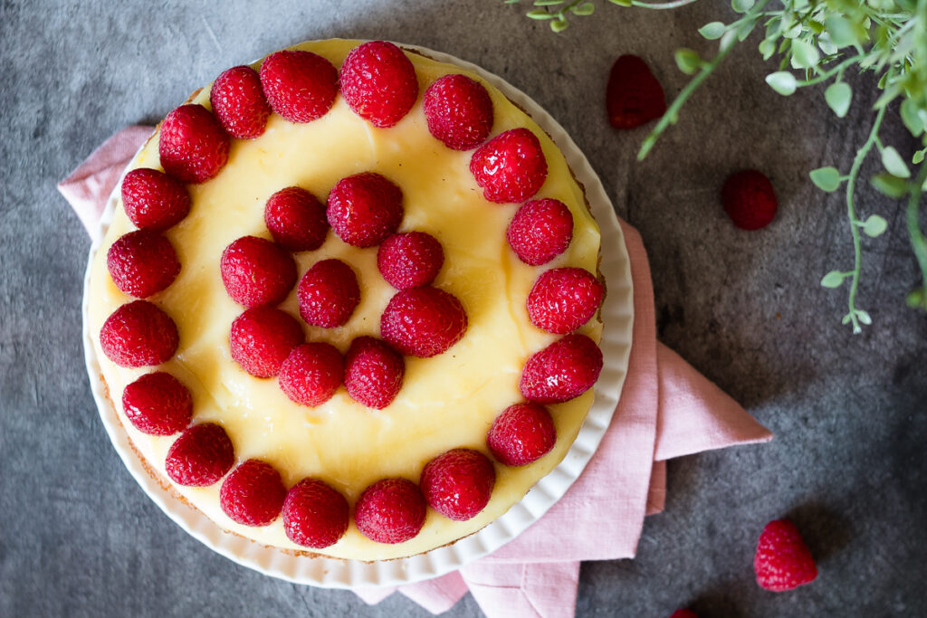 torta soffice crema e lamponi