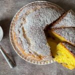 Torta di mele e amaretti