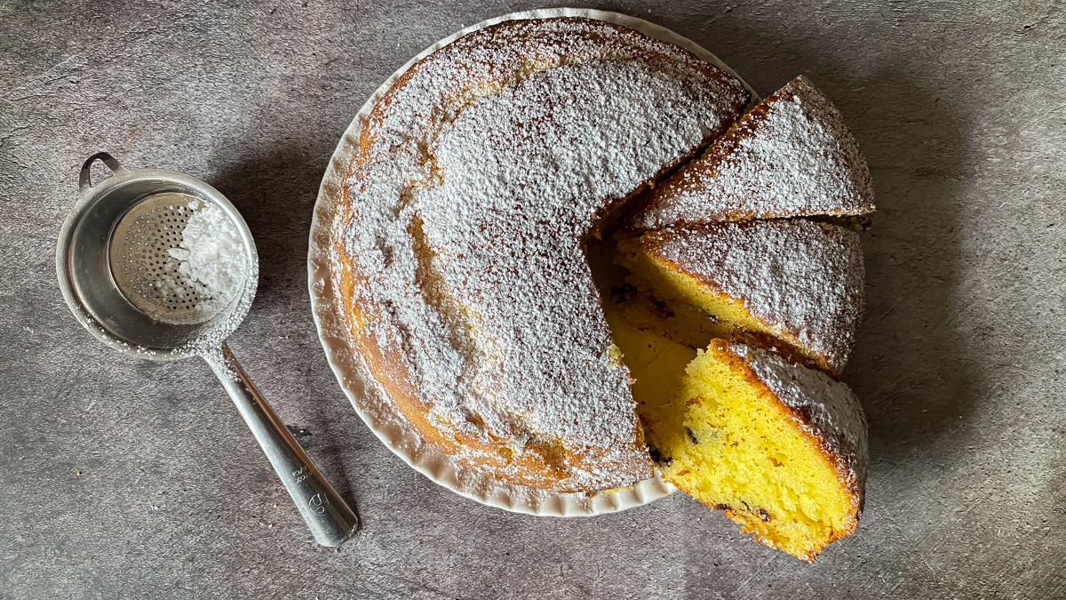 torta sofficissima allo yogurt con gocce di cioccolato