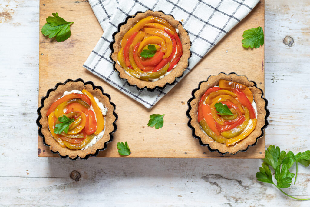 crostatine salate con stracchino e peperoni