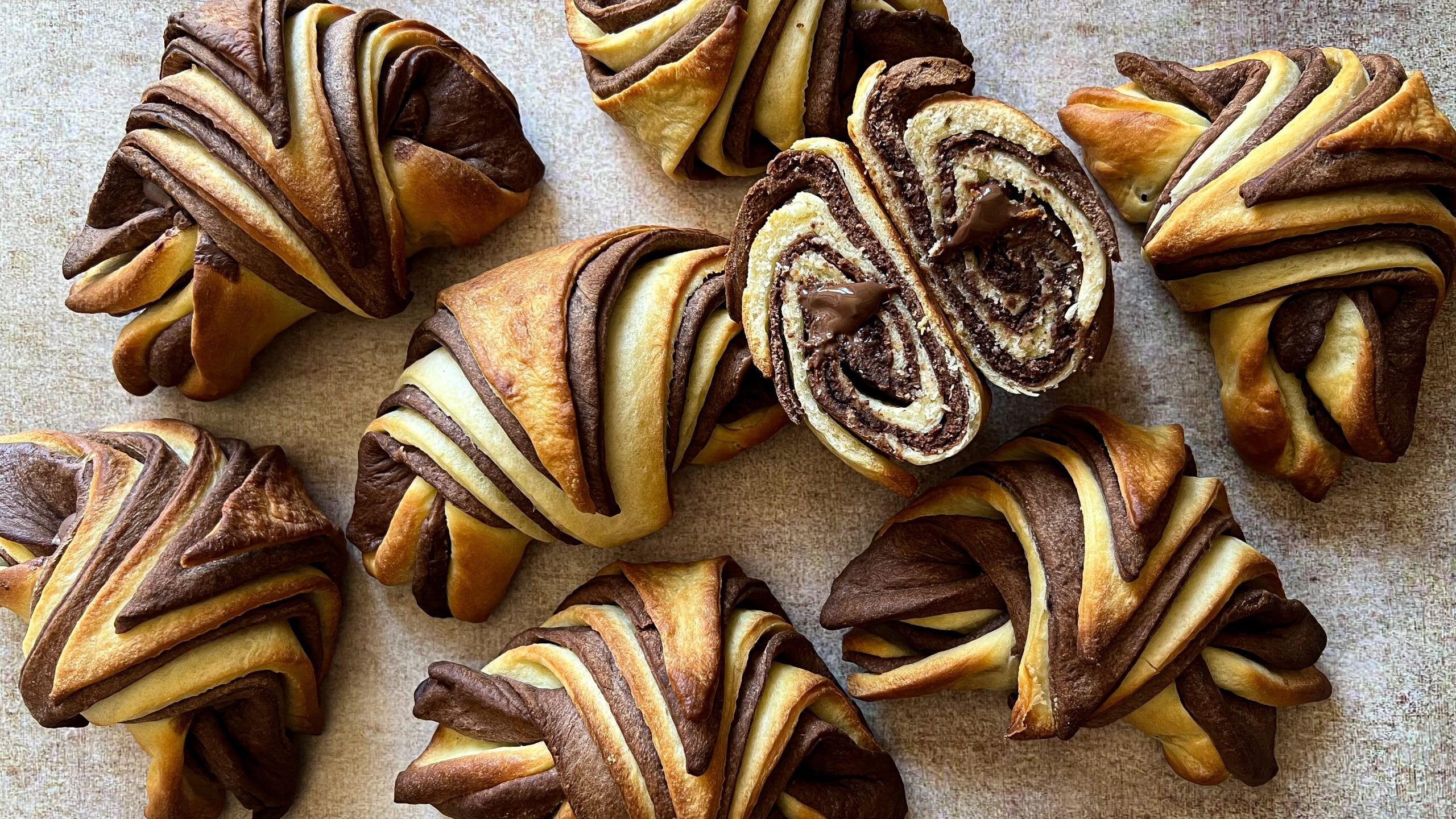 cornetti bicolore sfogliati di pan brioche