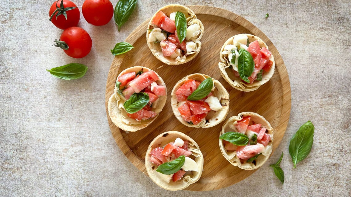 caprese di cestini di piadina