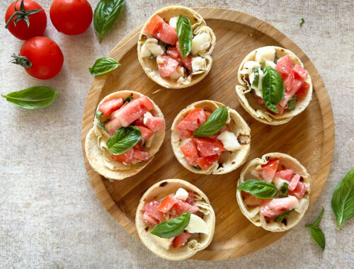 caprese di cestini di piadina