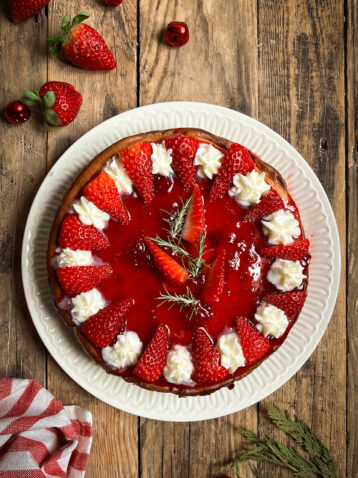 cheesecake natalizia alle fragole